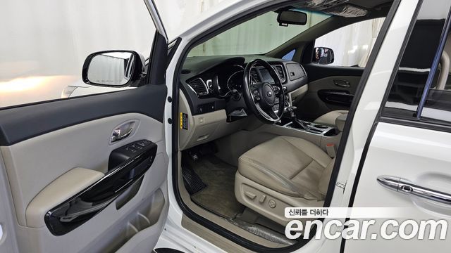 Kia Canival 2019 — photo 13