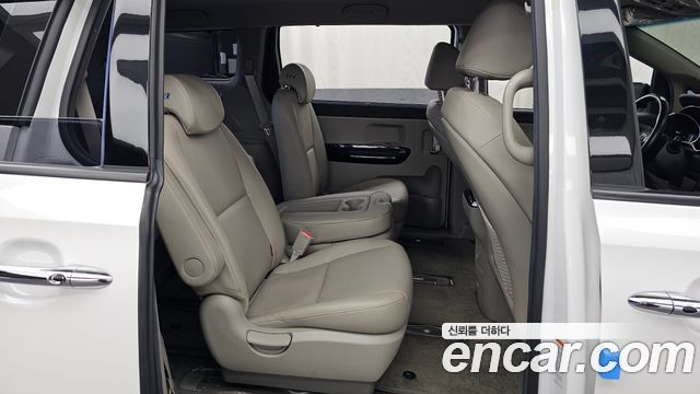 Kia Canival 2019 — photo 18