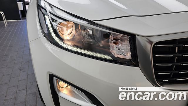 Kia Canival 2019 — photo 8