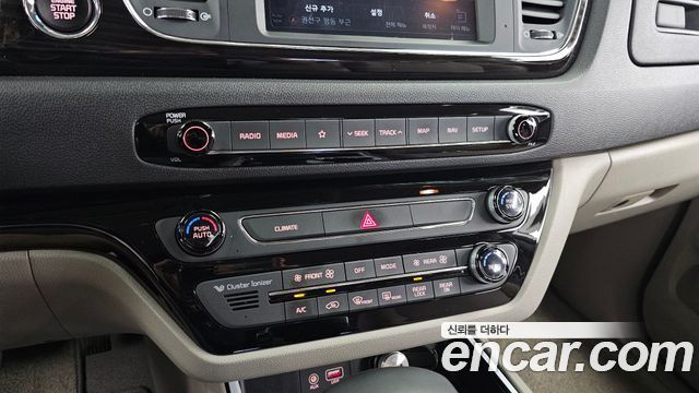 Kia Canival 2019 — photo 32