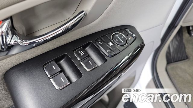 Kia Canival 2019 — photo 36
