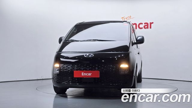 Hyundai Staria 2023 — photo 3
