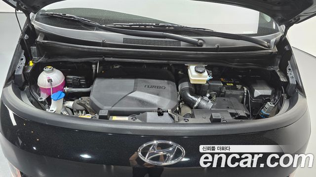 Hyundai Staria 2023 — photo 6
