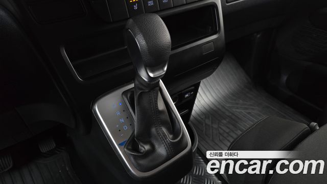 Hyundai Staria 2023 — photo 12