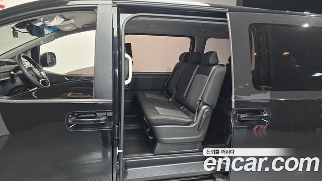 Hyundai Staria 2023 — photo 18