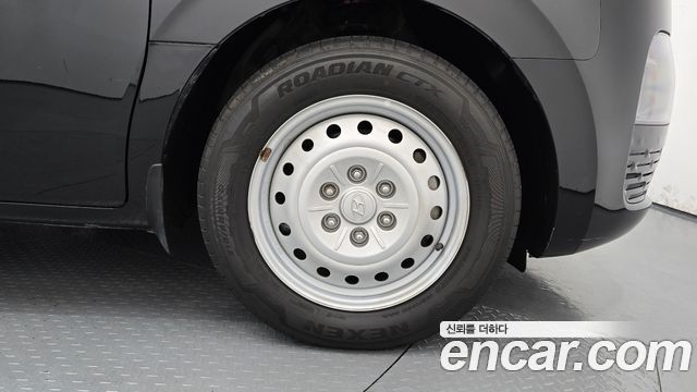 Hyundai Staria 2023 — photo 7