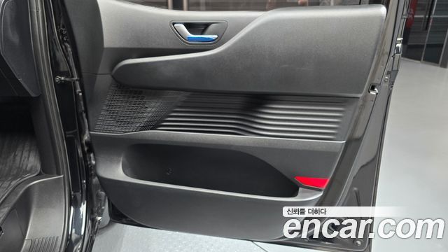 Hyundai Staria 2023 — photo 14
