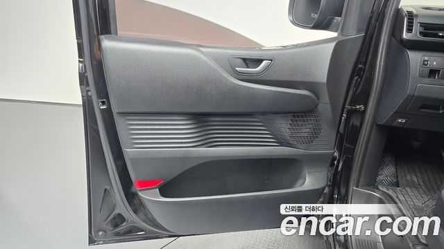 Hyundai Staria 2023 — photo 15