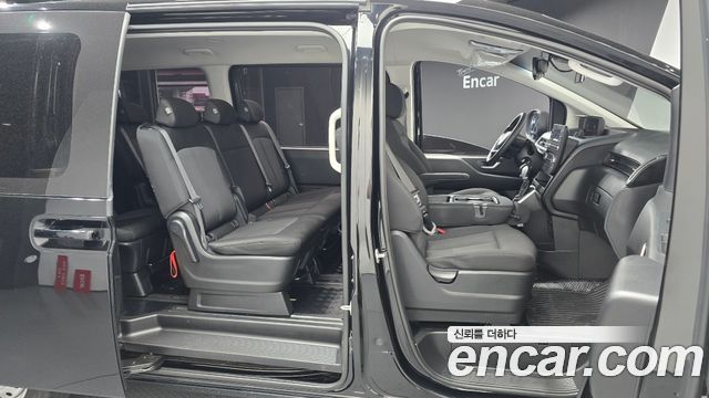 Hyundai Staria 2023 — photo 16