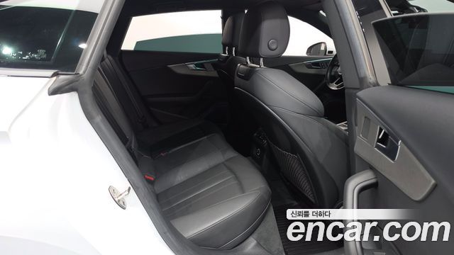 Audi A5 2020 — photo 17