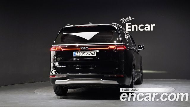 Kia Canival 2023 — photo 4