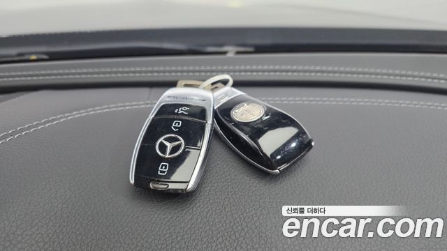 Mercedes-Benz AMG GT 2021 — photo 23