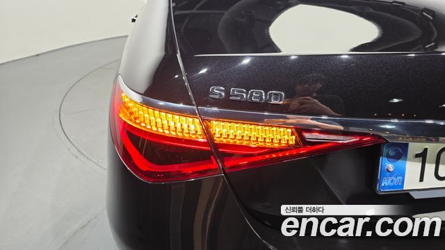 Mercedes-Benz S-Class 2021 — photo 9