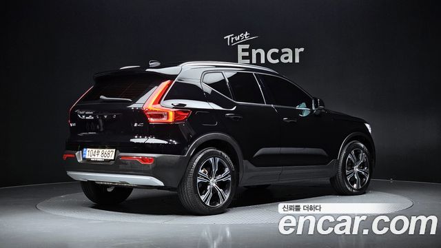 Volvo XC40 2022 — photo 2
