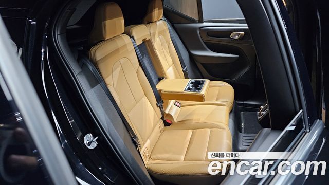 Volvo XC40 2022 — photo 17