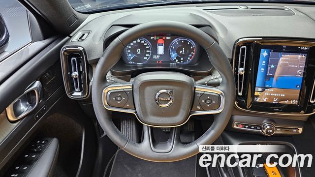 Volvo XC40 2022 — photo 19