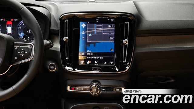 Volvo XC40 2022 — photo 20