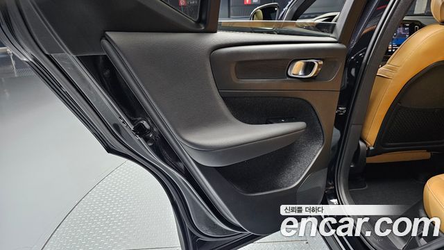 Volvo XC40 2022 — photo 15