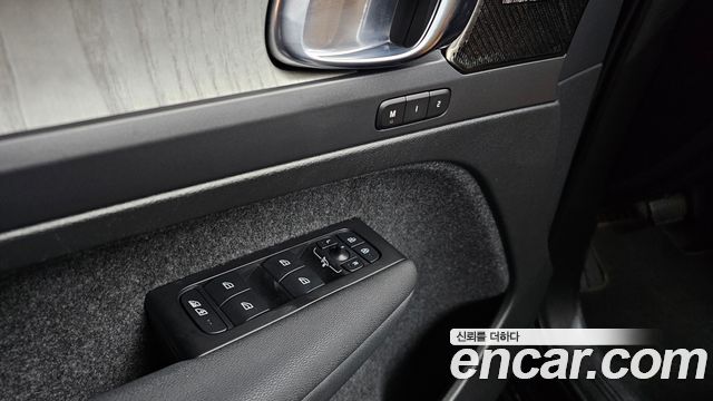 Volvo XC40 2022 — photo 27