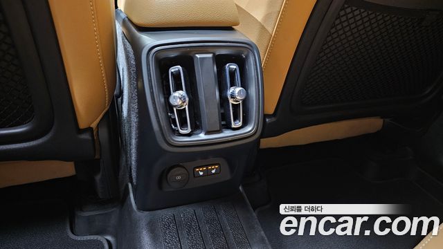 Volvo XC40 2022 — photo 34