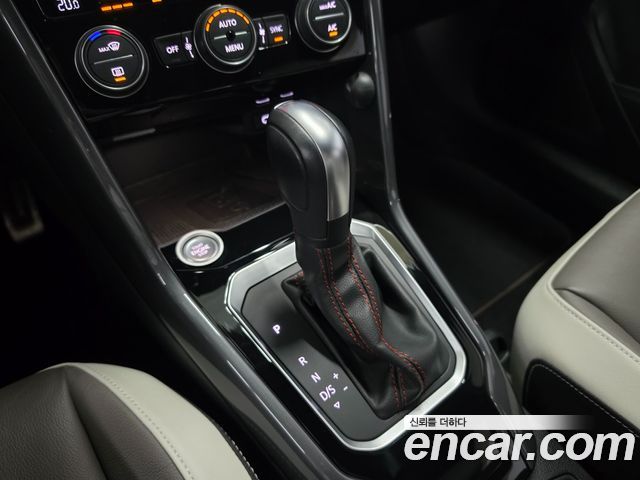 Volkswagen T-Roc 2022 — photo 9