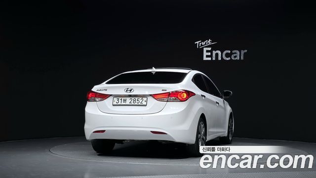 Hyundai AVANTE 2014 — photo 4