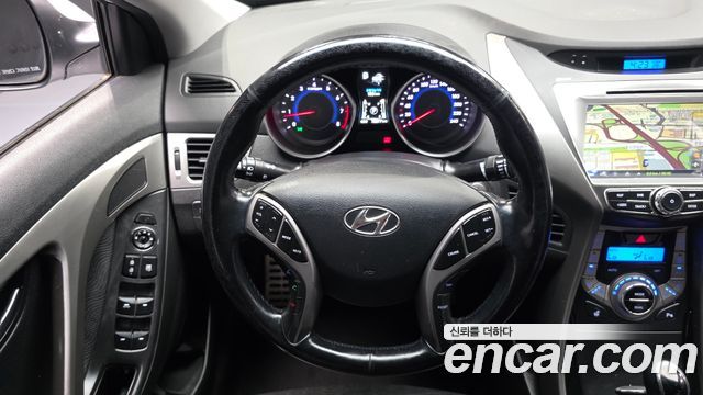 Hyundai AVANTE 2014 — photo 13