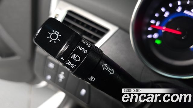 Hyundai AVANTE 2014 — photo 17