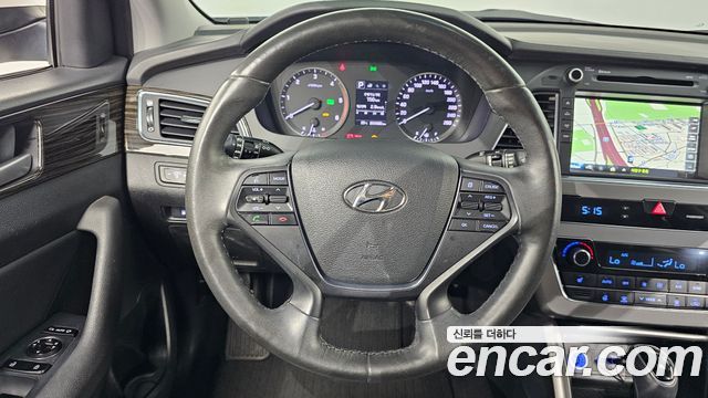 Hyundai Sonata 2016 — photo 19