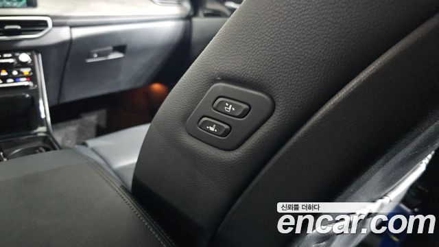 Kia K7 2020 — photo 32