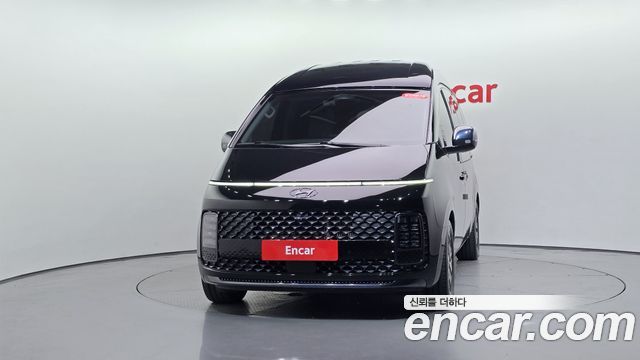 Hyundai Staria 2023 — photo 3