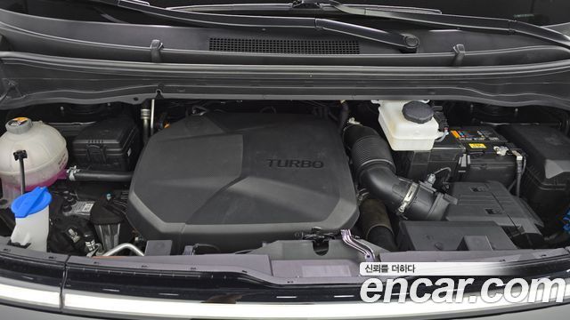 Hyundai Staria 2023 — photo 6