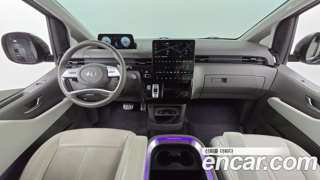 Hyundai Staria 2023 — photo 10