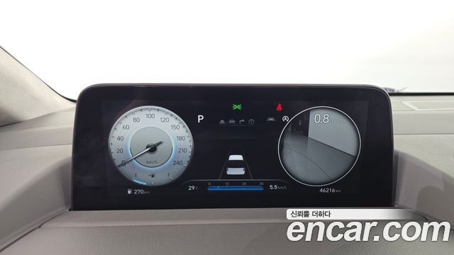 Hyundai Staria 2023 — photo 11
