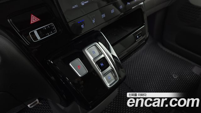 Hyundai Staria 2023 — photo 12