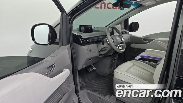 Hyundai Staria 2023 — photo 13