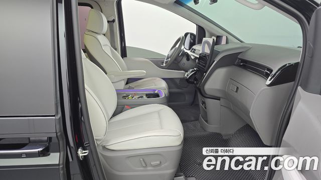 Hyundai Staria 2023 — photo 16