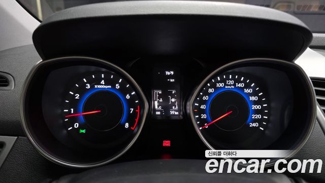 Hyundai AVANTE 2016 — photo 8