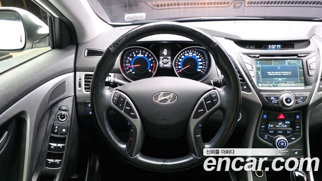 Hyundai AVANTE 2016 — photo 13