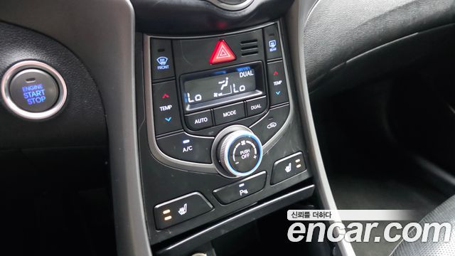 Hyundai AVANTE 2016 — photo 16