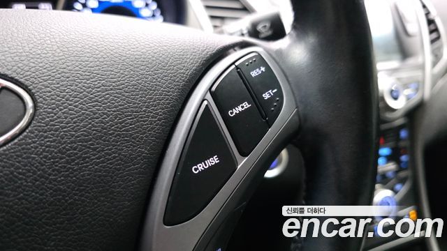 Hyundai AVANTE 2016 — photo 17