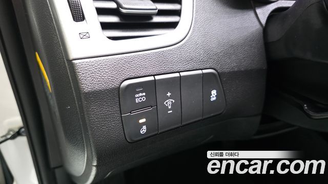 Hyundai AVANTE 2016 — photo 18
