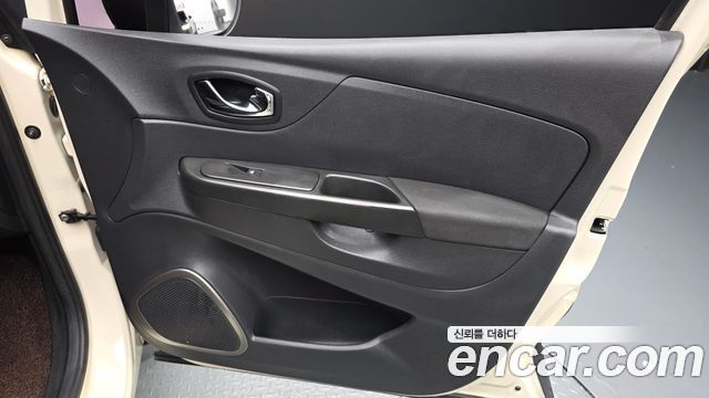 Renault Korea QM3 2016 — photo 14