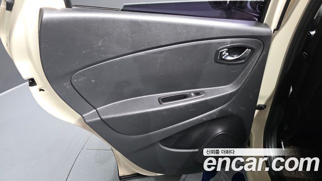 Renault Korea QM3 2016 — photo 15