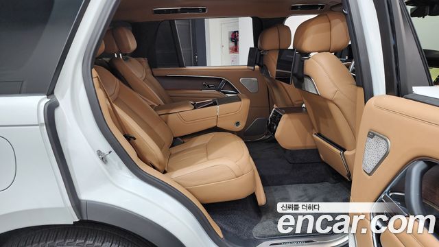 Land Rover Range Rover 2024 — photo 17