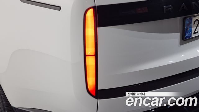 Land Rover Range Rover 2024 — photo 9