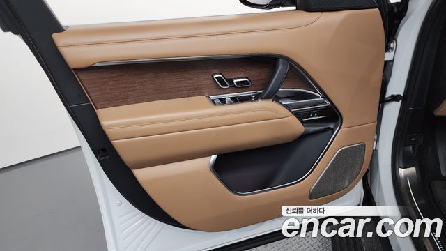 Land Rover Range Rover 2024 — photo 14
