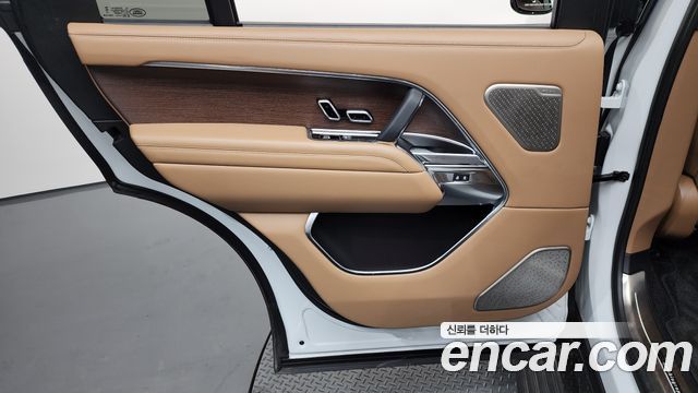 Land Rover Range Rover 2024 — photo 15
