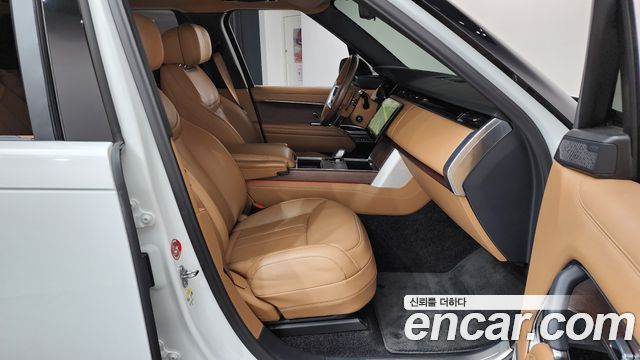 Land Rover Range Rover 2024 — photo 16