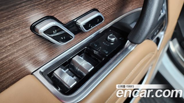 Land Rover Range Rover 2024 — photo 37